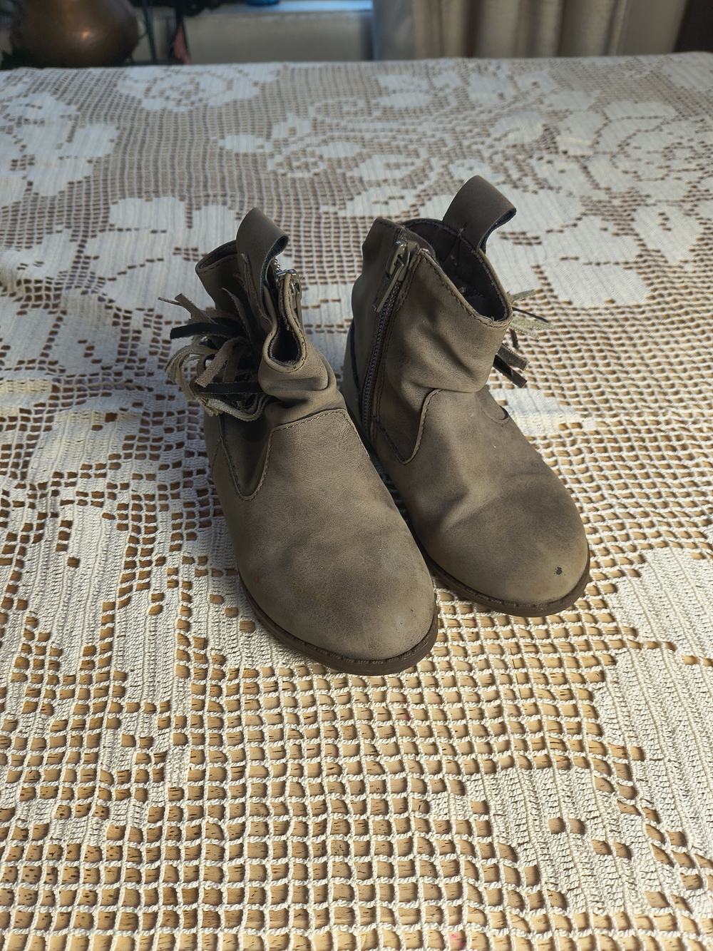 Toddler girls size 7 grey brown fringe cowgirl boots